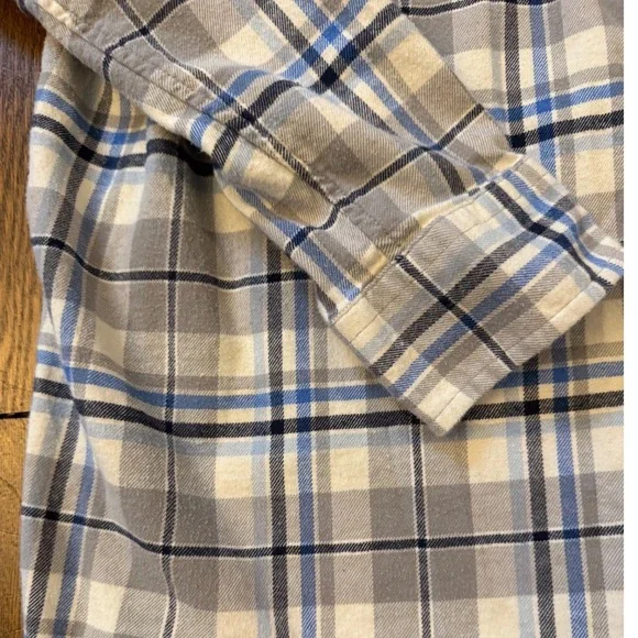 Vineyard Vines Mens Large Plaid Flannel Button Down Shirt Blue Grey Whale Logo - Picture 5 of 7